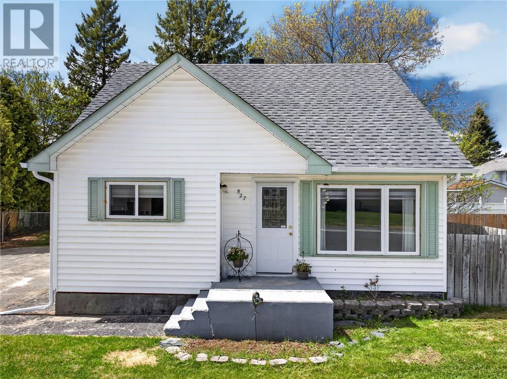 527 Mead Boulevard, Espanola, Ontario - Photo 2 - 2127921
