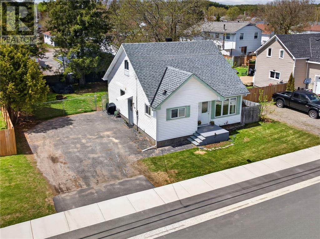 527 Mead Boulevard, Espanola, Ontario - Photo 4 - 2127921