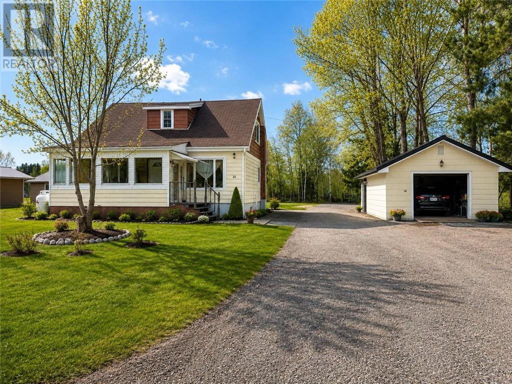 16 Clark, Gogama, Ontario  P0M 1W0 - Photo 1 - 2127843