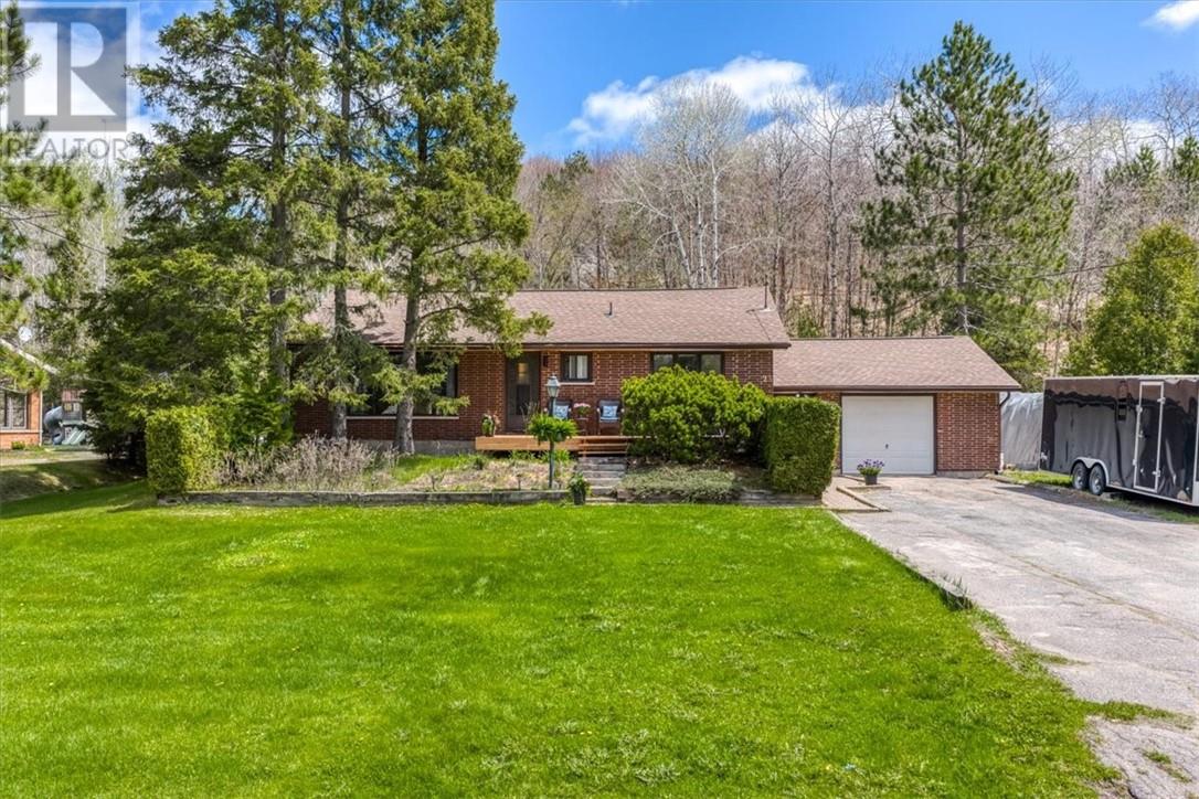 23 Cyr, Naughton, Ontario