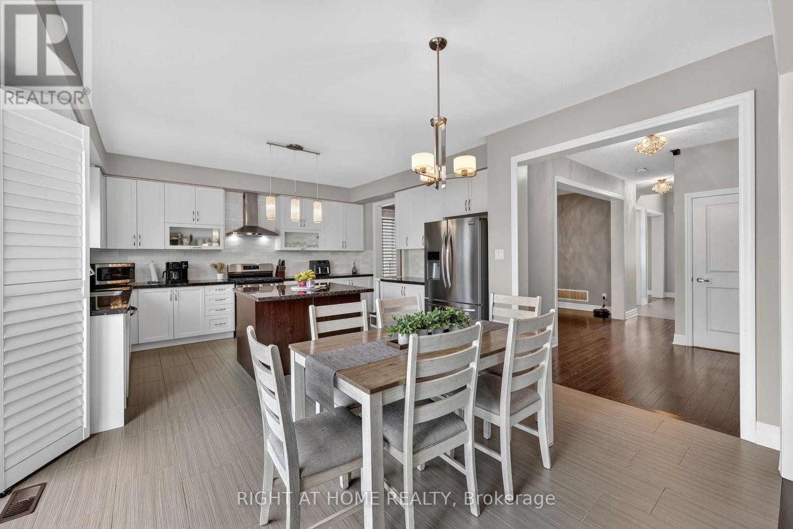 61 Latimer Avenue, Essa, Ontario  L3W 0N3 - Photo 10 - N13153478