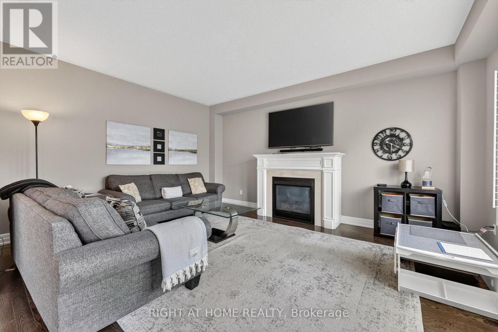 61 Latimer Avenue, Essa, Ontario  L3W 0N3 - Photo 12 - N13153478