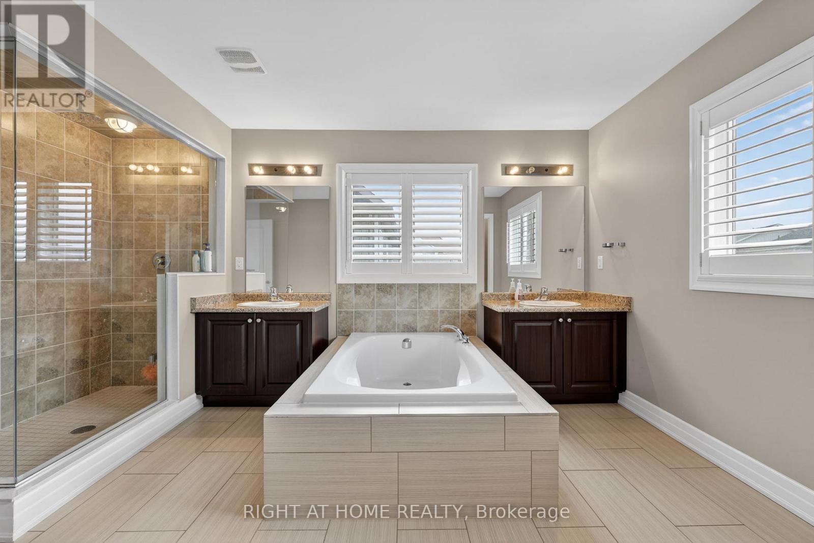 61 Latimer Avenue, Essa, Ontario  L3W 0N3 - Photo 20 - N13153478