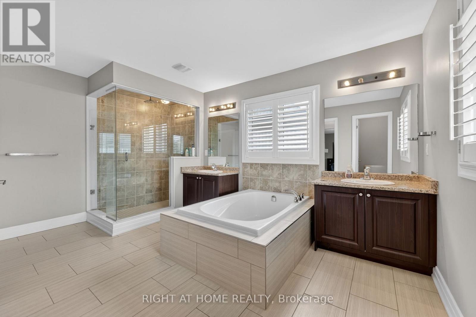 61 Latimer Avenue, Essa, Ontario  L3W 0N3 - Photo 21 - N13153478