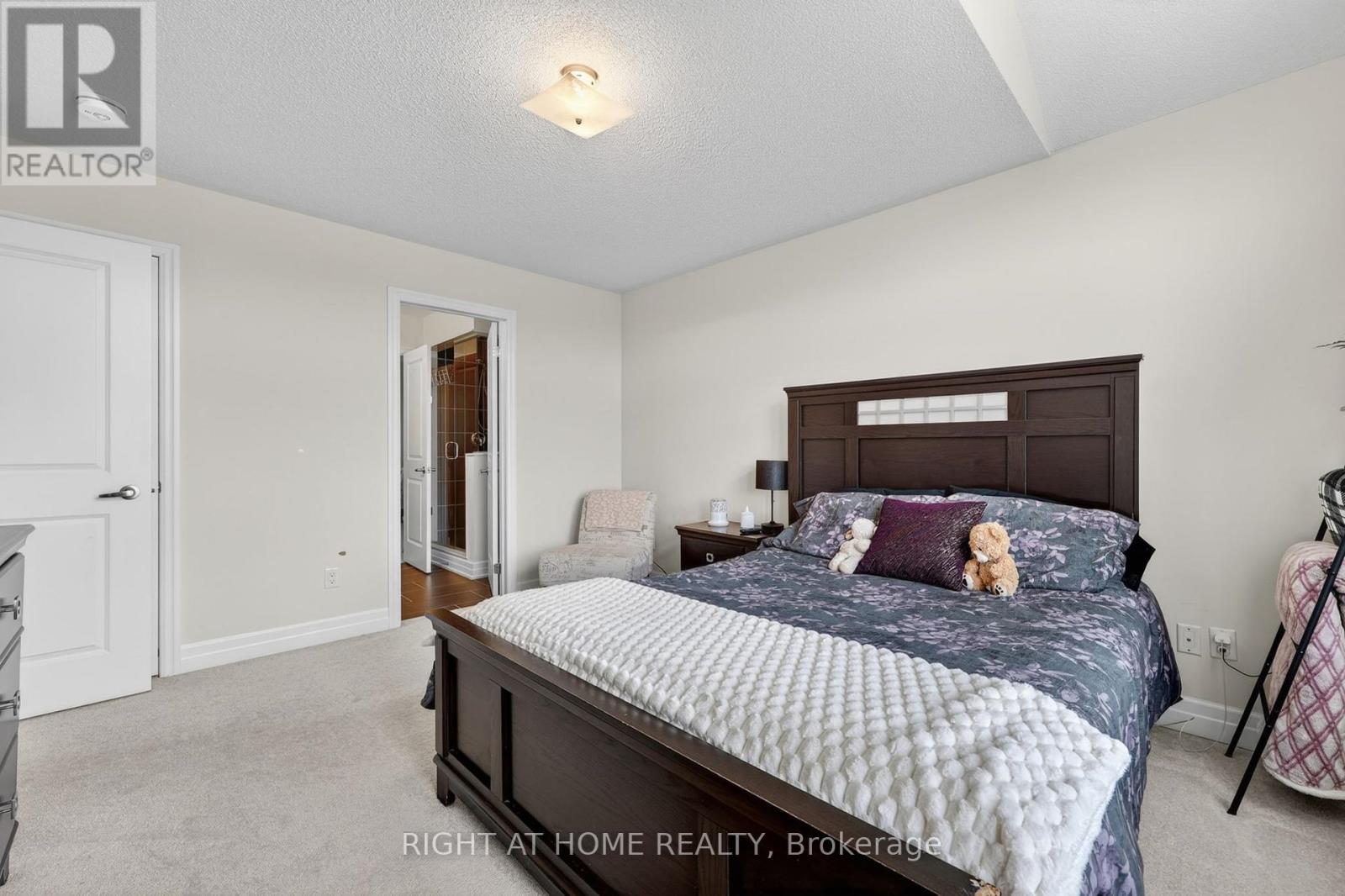 61 Latimer Avenue, Essa, Ontario  L3W 0N3 - Photo 27 - N13153478