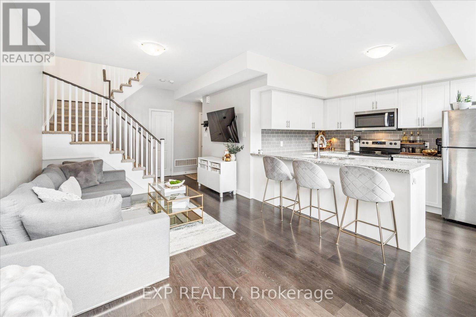 322 - 15 Whitaker Way, Whitchurch-Stouffville, Ontario  L4A 0W5 - Photo 1 - N13153502