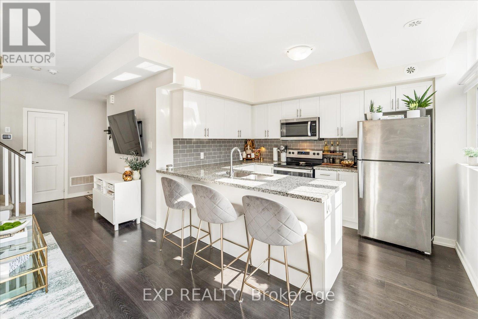 322 - 15 Whitaker Way, Whitchurch-Stouffville, Ontario  L4A 0W5 - Photo 3 - N13153502