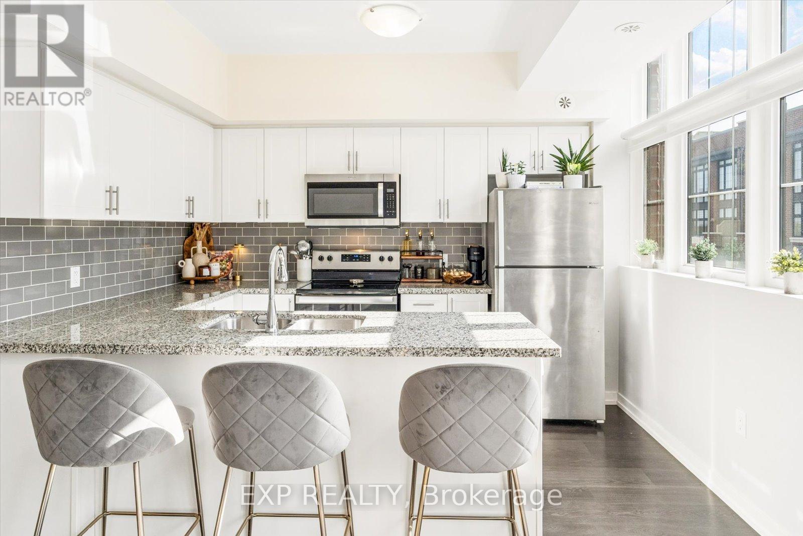 322 - 15 Whitaker Way, Whitchurch-Stouffville, Ontario  L4A 0W5 - Photo 4 - N13153502