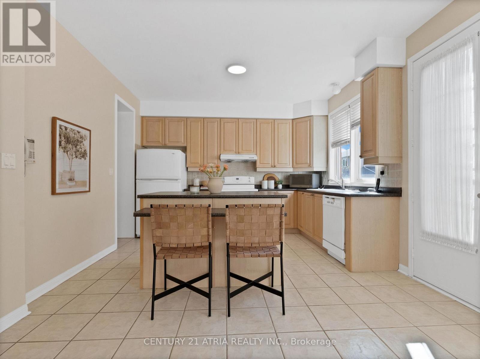 39 Saxony Drive, Markham, Ontario  L6C 2G6 - Photo 11 - N13153522