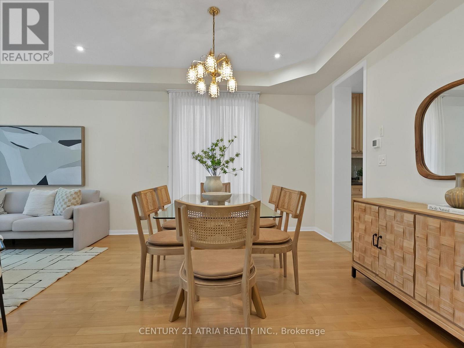 39 Saxony Drive, Markham, Ontario  L6C 2G6 - Photo 6 - N13153522