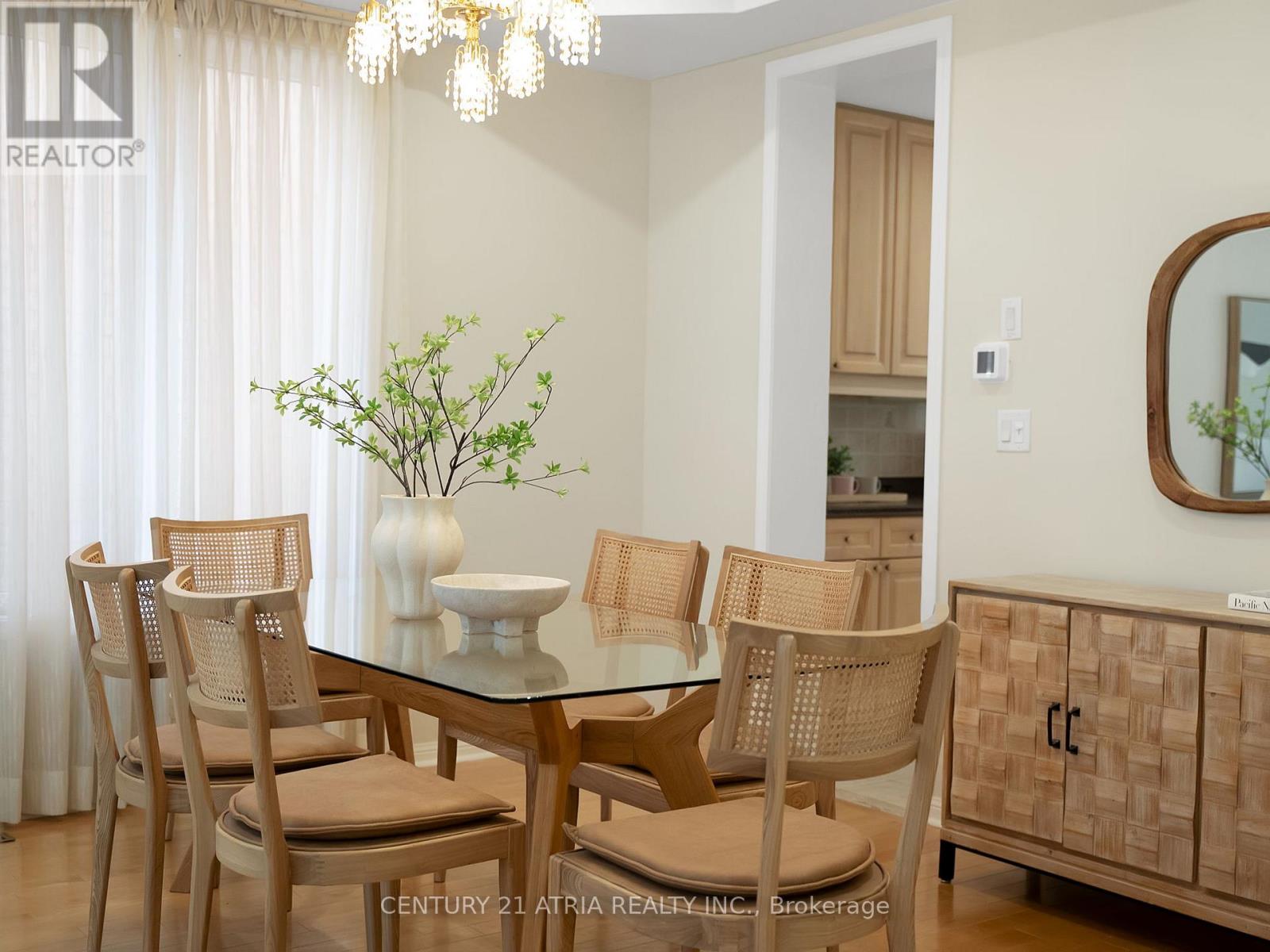 39 Saxony Drive, Markham, Ontario  L6C 2G6 - Photo 7 - N13153522