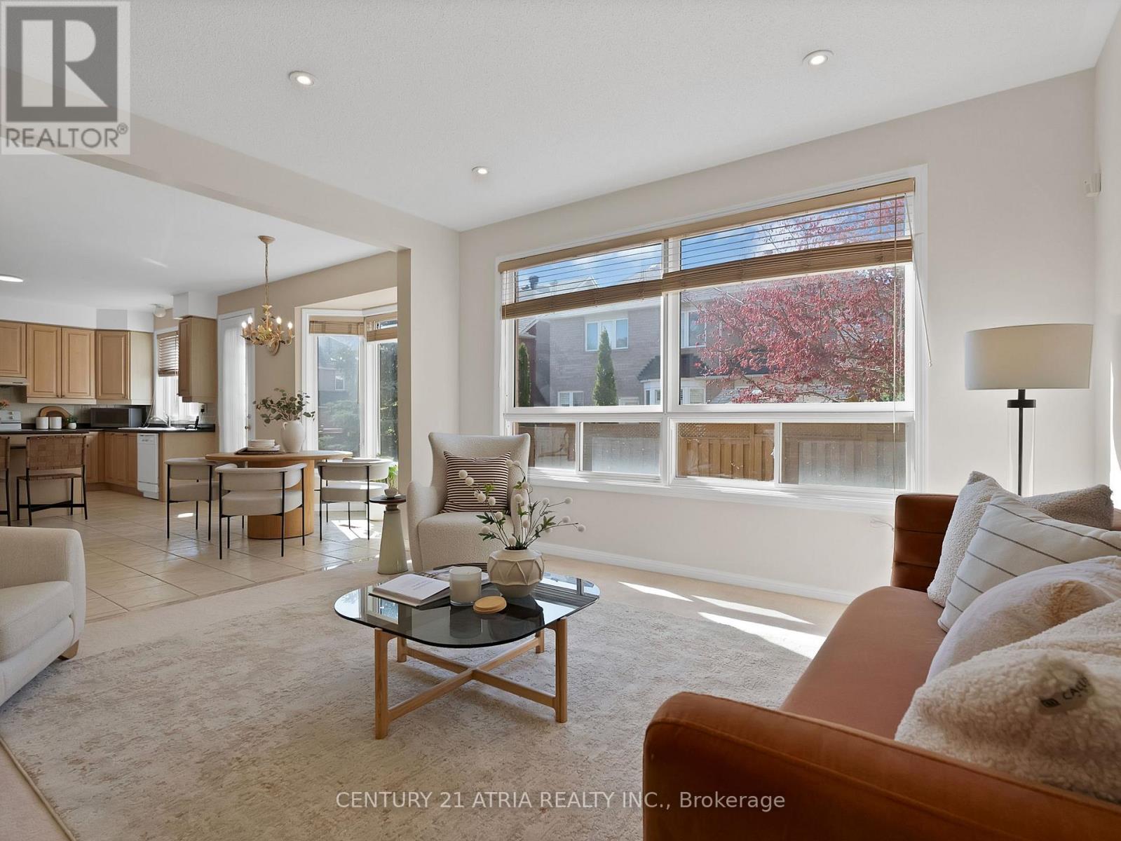 39 Saxony Drive, Markham, Ontario  L6C 2G6 - Photo 9 - N13153522