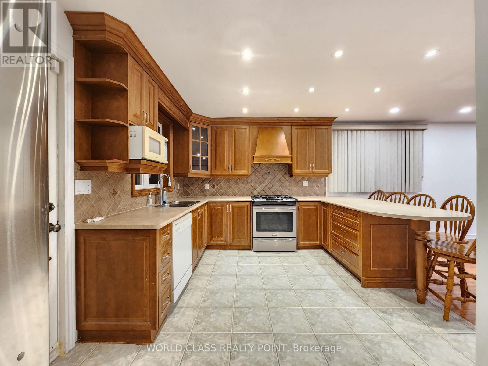 7 Cliff Street, Toronto, Ontario  M6N 4L5 - Photo 8 - W13153476