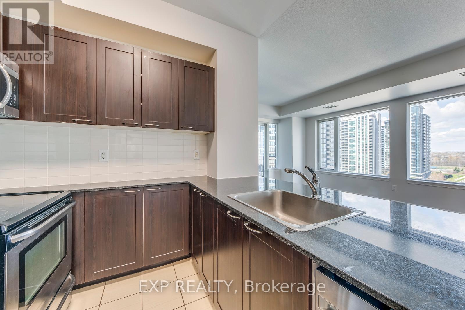 1011 - 385 Prince Of Wales Drive, Mississauga, Ontario  L5B 0C6 - Photo 10 - W13153514