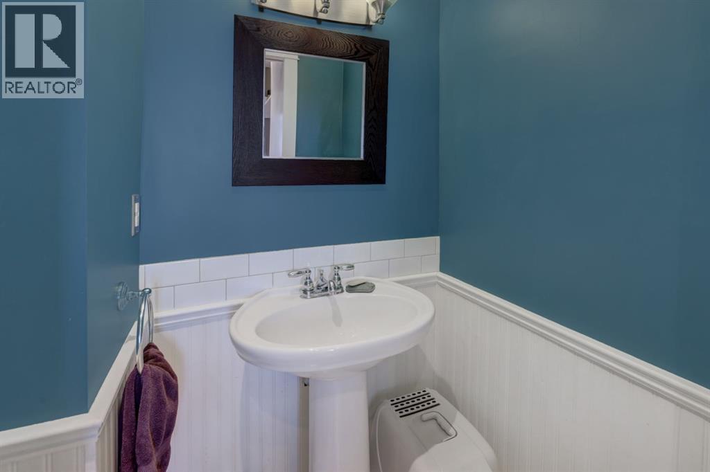 1636 Broadview Road NW, Calgary, Alberta  T2N 3H1 - Photo 17 - A2312755