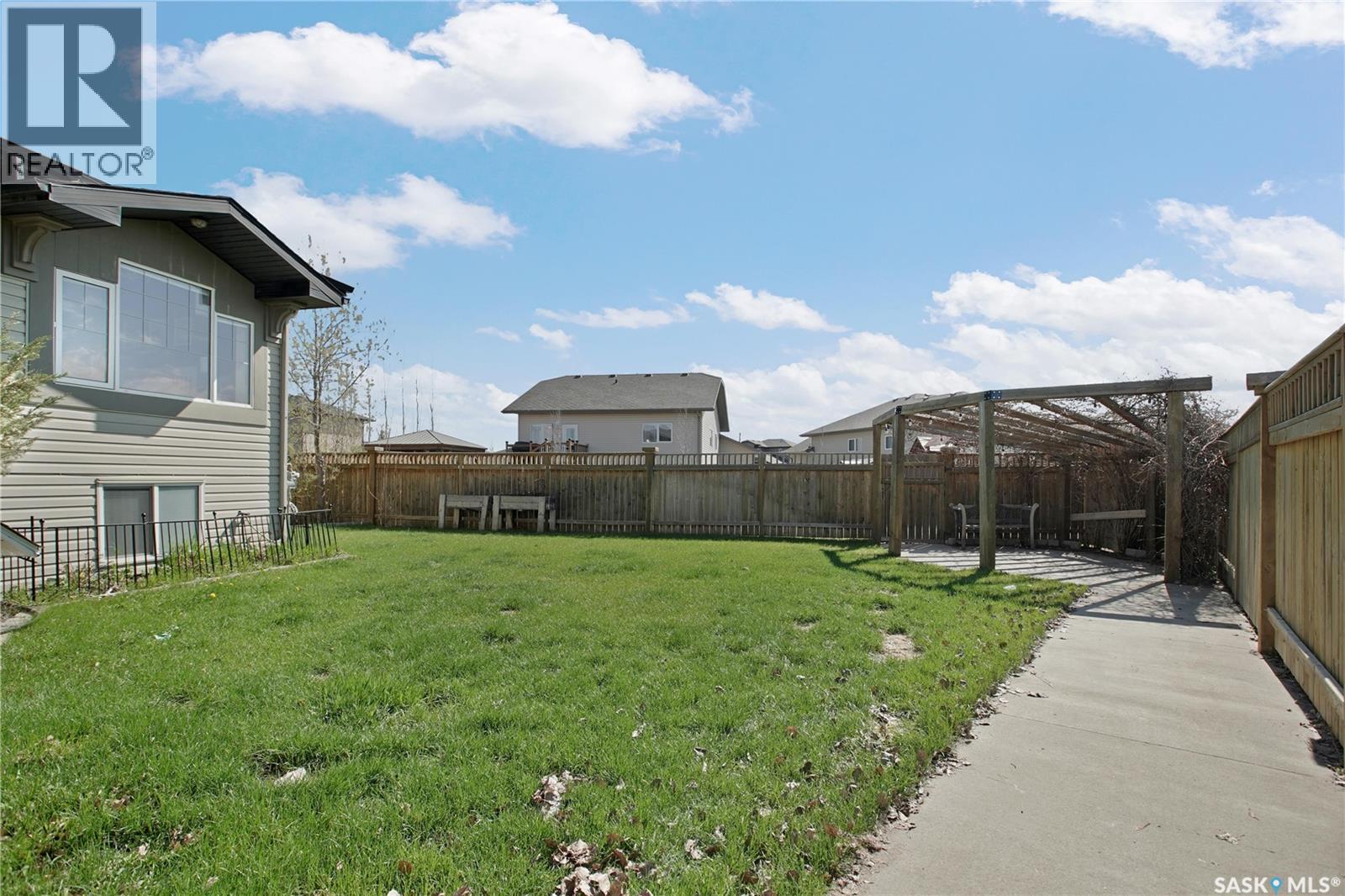 752 Reddekopp Drive, Martensville, Saskatchewan  S0K 2T2 - Photo 35 - SK036425