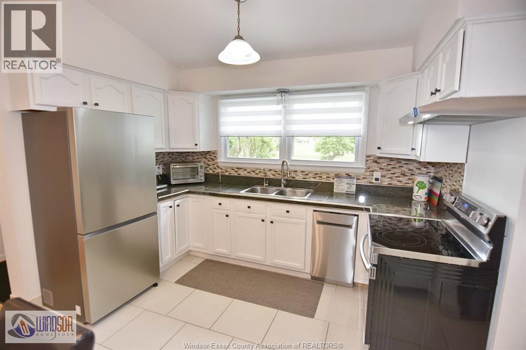 3165 Virginia Park Avenue, Windsor, Ontario  N9E 2C1 - Photo 13 - 26011510