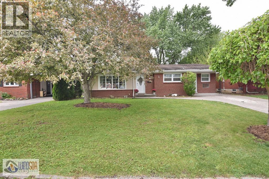 3165 Virginia Park Avenue, Windsor, Ontario  N9E 2C1 - Photo 2 - 26011510