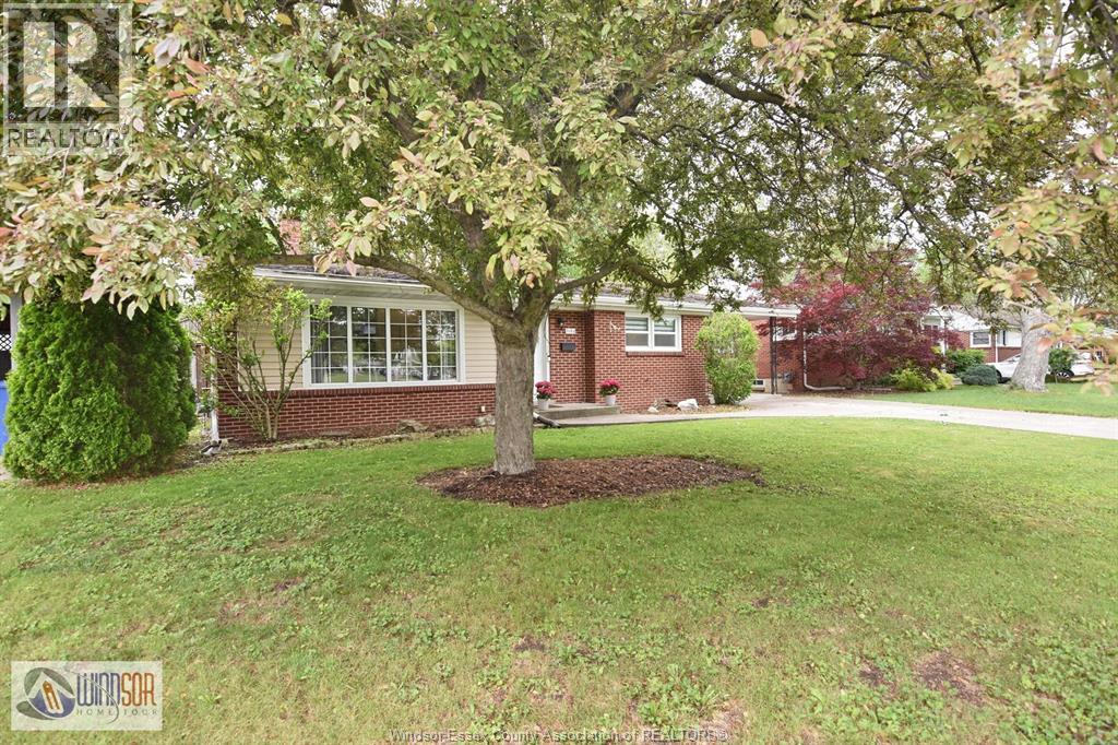 3165 Virginia Park Avenue, Windsor, Ontario  N9E 2C1 - Photo 3 - 26011510