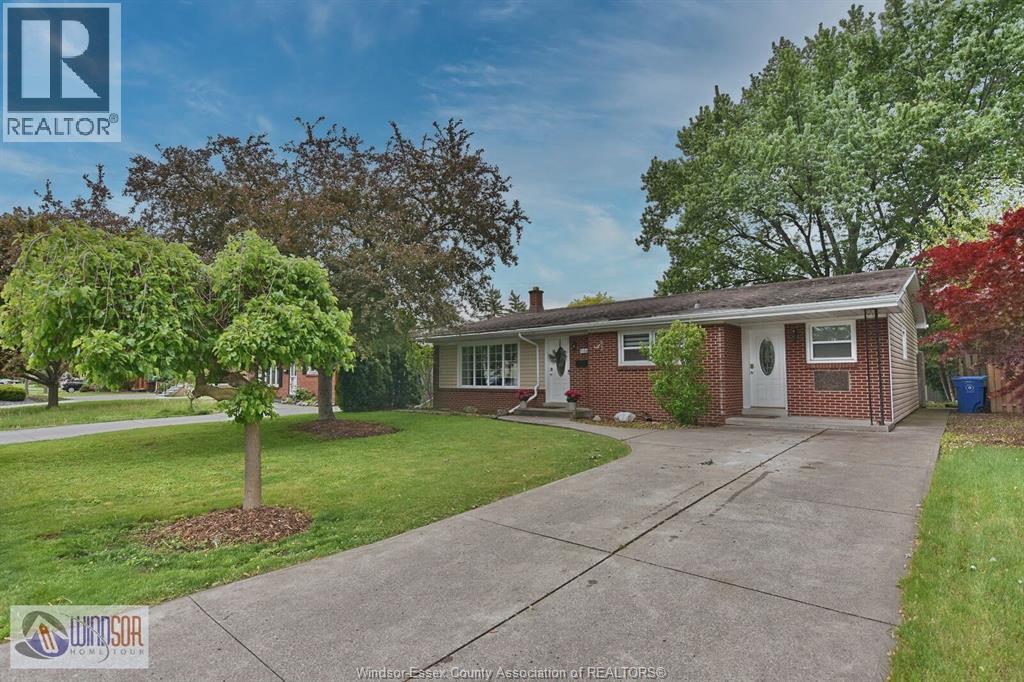 3165 Virginia Park Avenue, Windsor, Ontario  N9E 2C1 - Photo 4 - 26011510