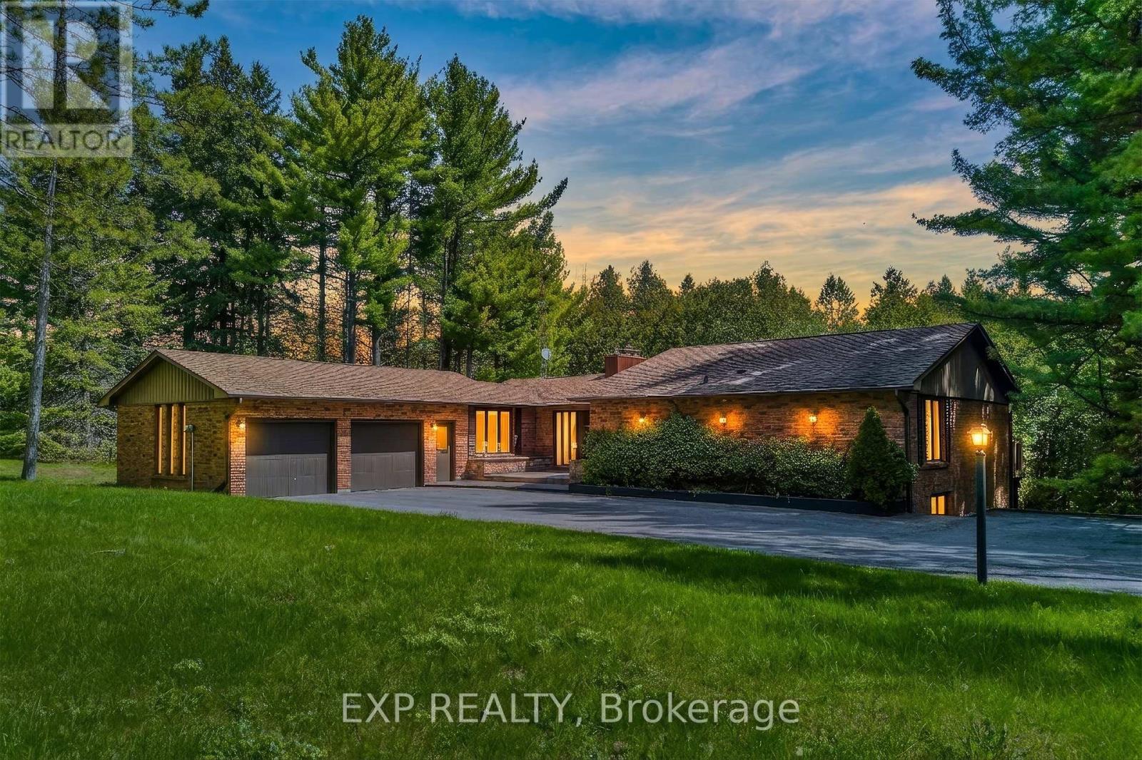 7985 CEDARBROOK TRAIL, Whitby, Ontario