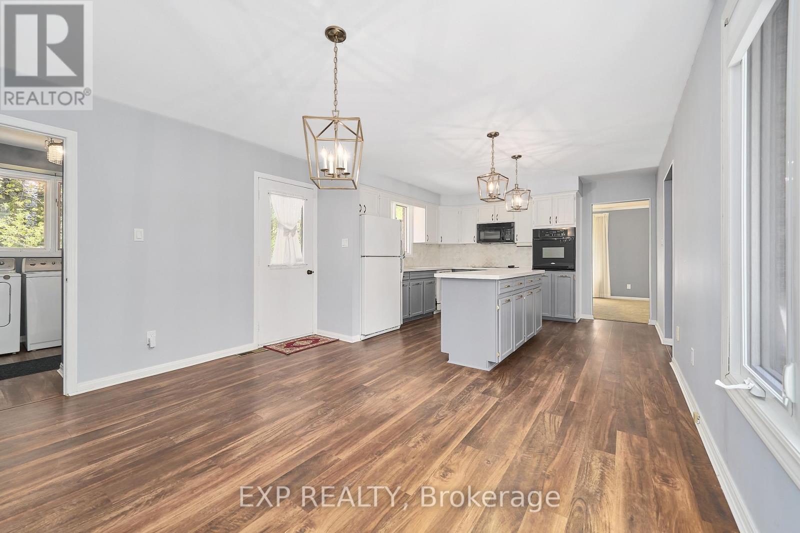 7985 Cedarbrook Trail, Whitby, Ontario  L1M 1L9 - Photo 16 - E13153656