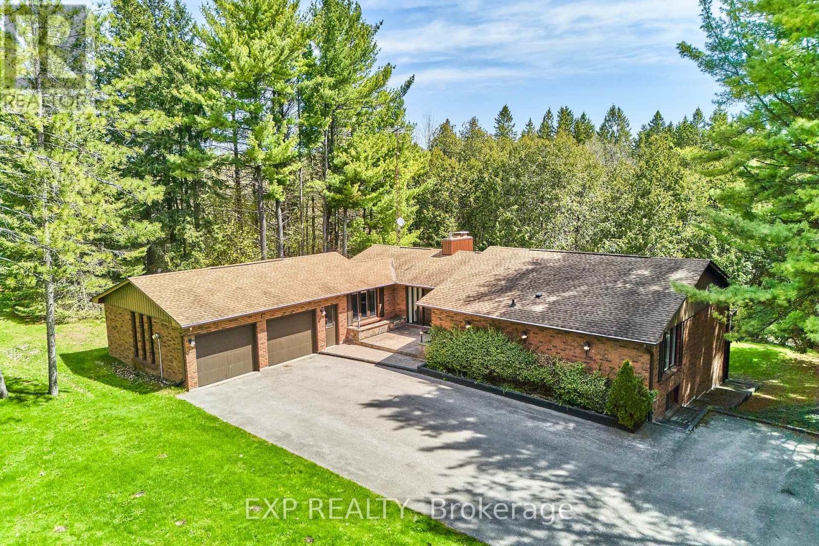 7985 Cedarbrook Trail, Whitby, Ontario  L1M 1L9 - Photo 4 - E13153656