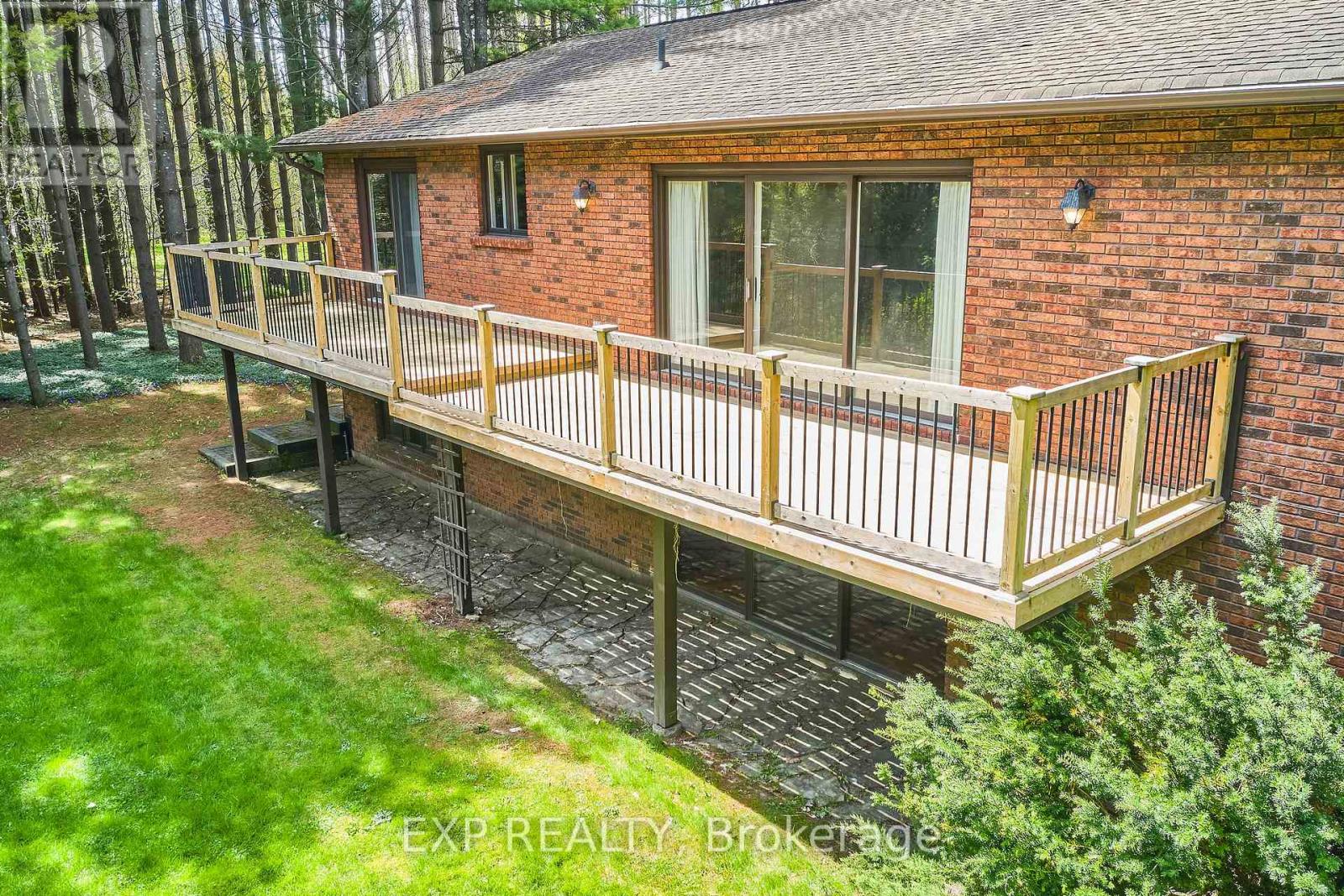 7985 Cedarbrook Trail, Whitby, Ontario  L1M 1L9 - Photo 9 - E13153656