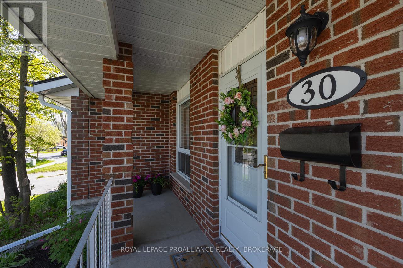 30 Barker Drive, Kingston, Ontario  K7K 6X6 - Photo 3 - X13153554