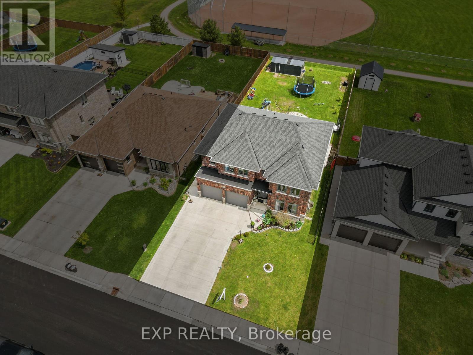 211 Leitch Street, Dutton/dunwich (Dutton), Ontario  N0L 1J0 - Photo 2 - X13153556
