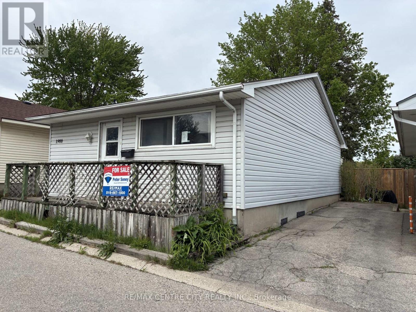 1900 Culver Drive, London East (East H), Ontario  N5V 3K6 - Photo 1 - X13153566