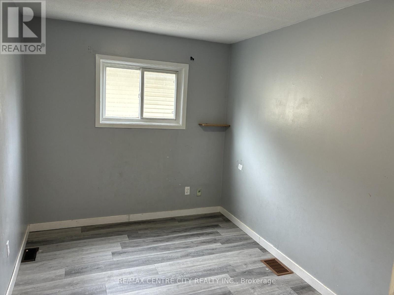1900 Culver Drive, London East (East H), Ontario  N5V 3K6 - Photo 11 - X13153566