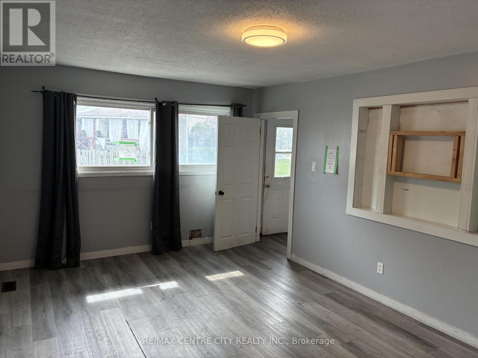 1900 Culver Drive, London East (East H), Ontario  N5V 3K6 - Photo 3 - X13153566