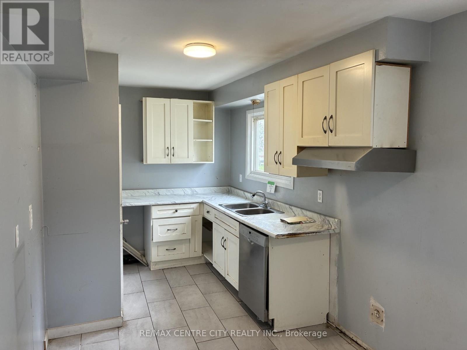 1900 Culver Drive, London East (East H), Ontario  N5V 3K6 - Photo 5 - X13153566