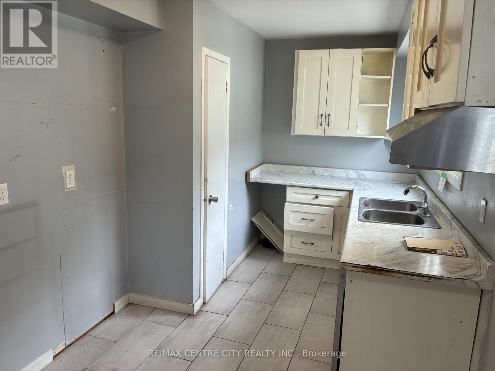 1900 Culver Drive, London East (East H), Ontario  N5V 3K6 - Photo 6 - X13153566