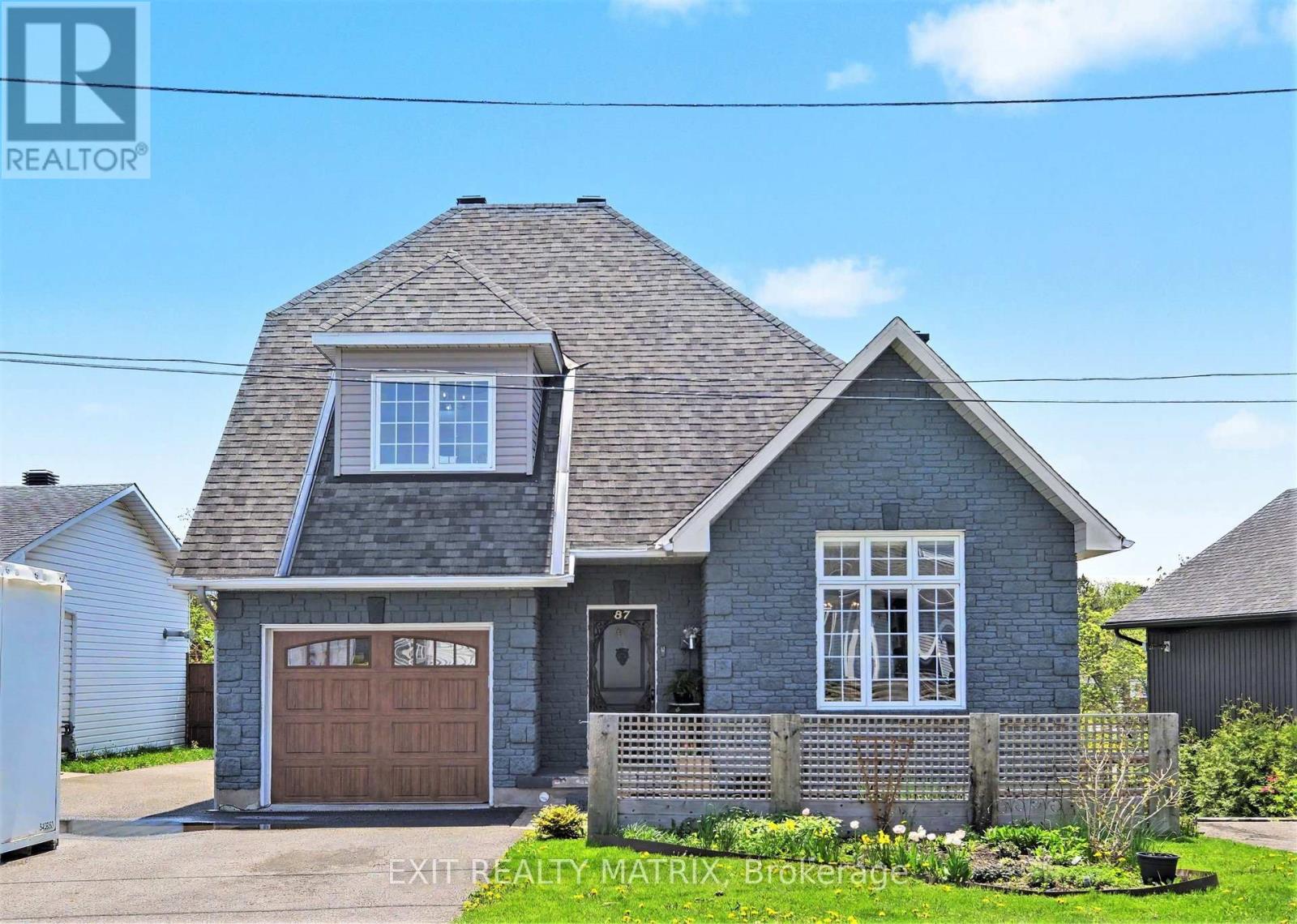 $700,00087 Forget Street, Russell, Ontario