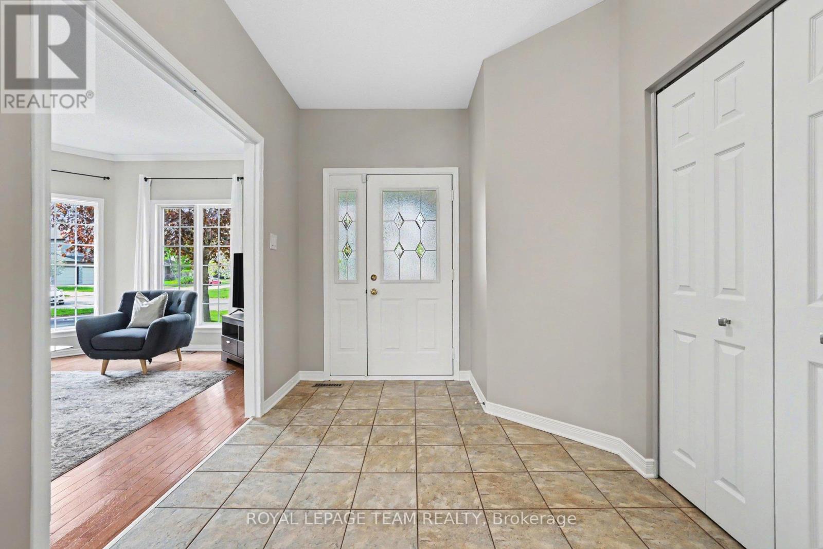 15 Ladybirds Crescent, Ottawa, Ontario  K2S 1Z6 - Photo 5 - X13153654