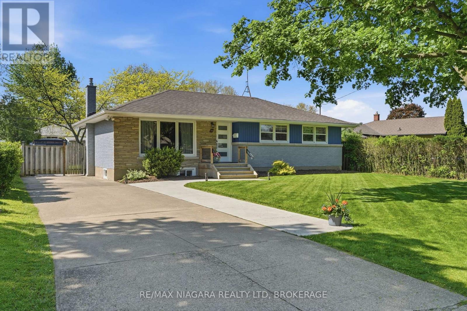11 Brucedale Avenue, St. Catharines, Ontario  L2M 2Z4 - Photo 1 - X13153726