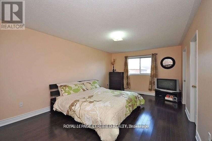 426 Orange Walk Crescent, Mississauga, Ontario L5R 0A8 - Photo 18 - W12834404