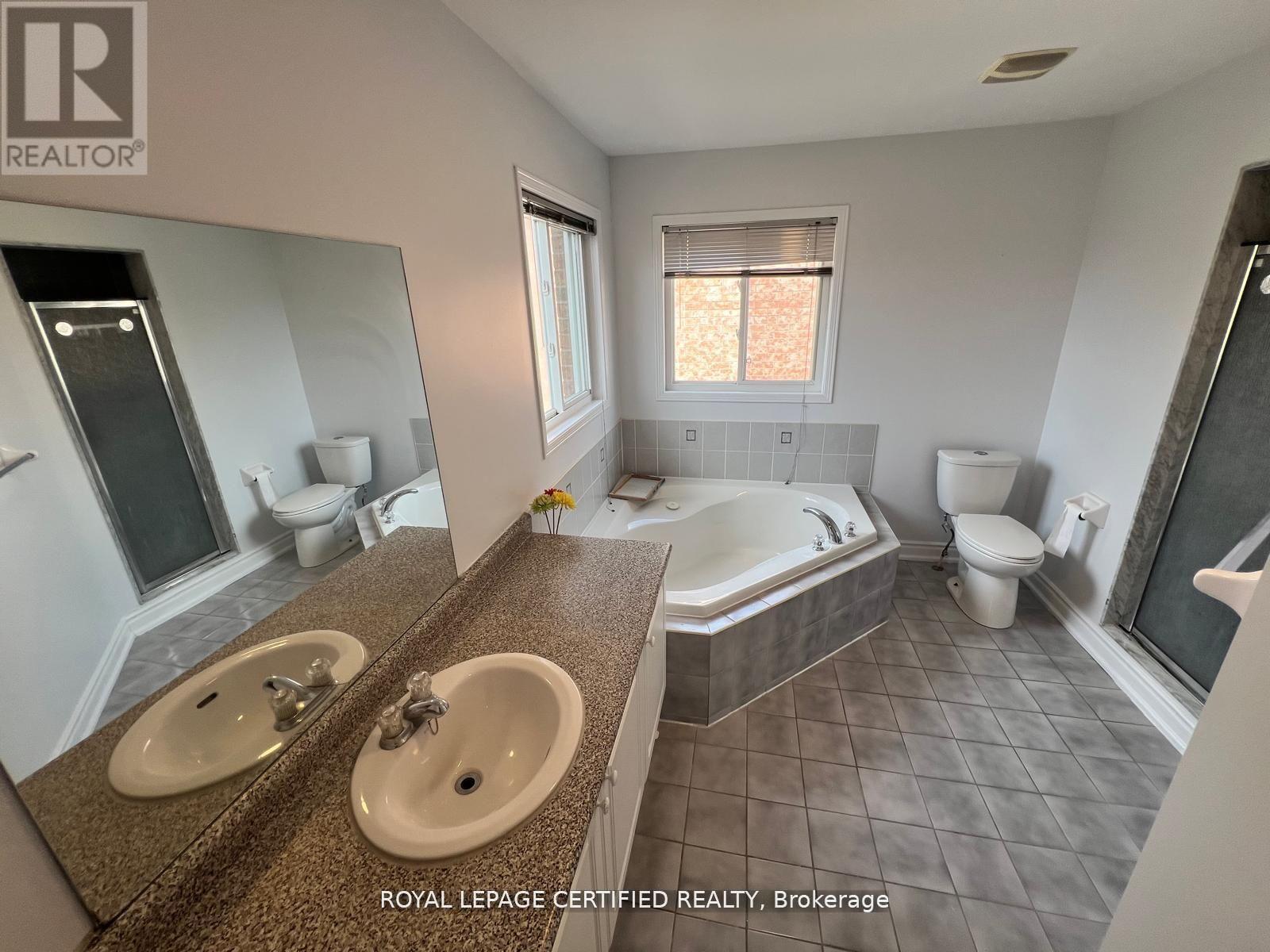 426 Orange Walk Crescent, Mississauga, Ontario L5R 0A8 - Photo 21 - W12834404