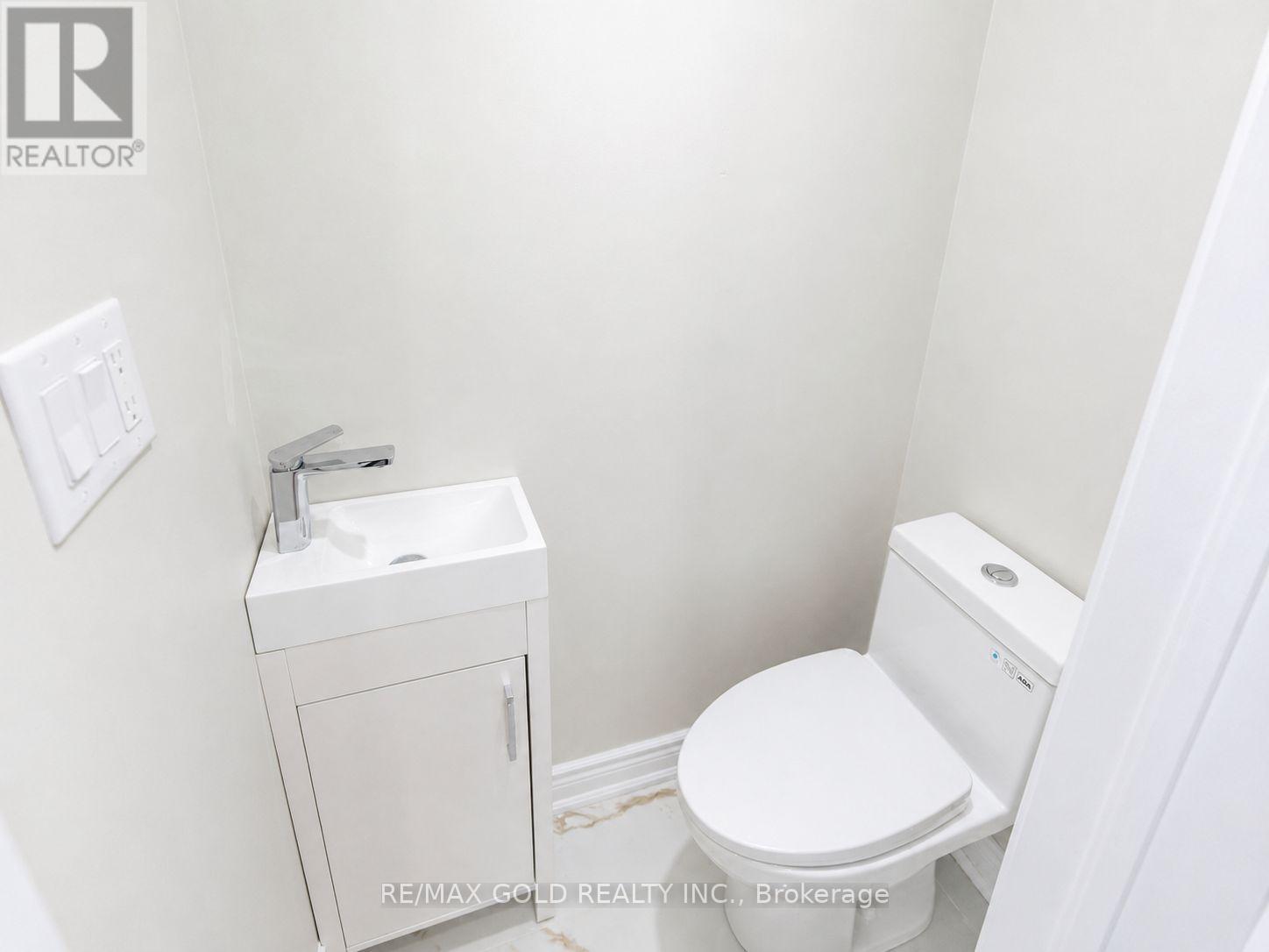 3 Hemlark Court, Brampton, Ontario L6S 2B7 - Photo 8 - W13148924