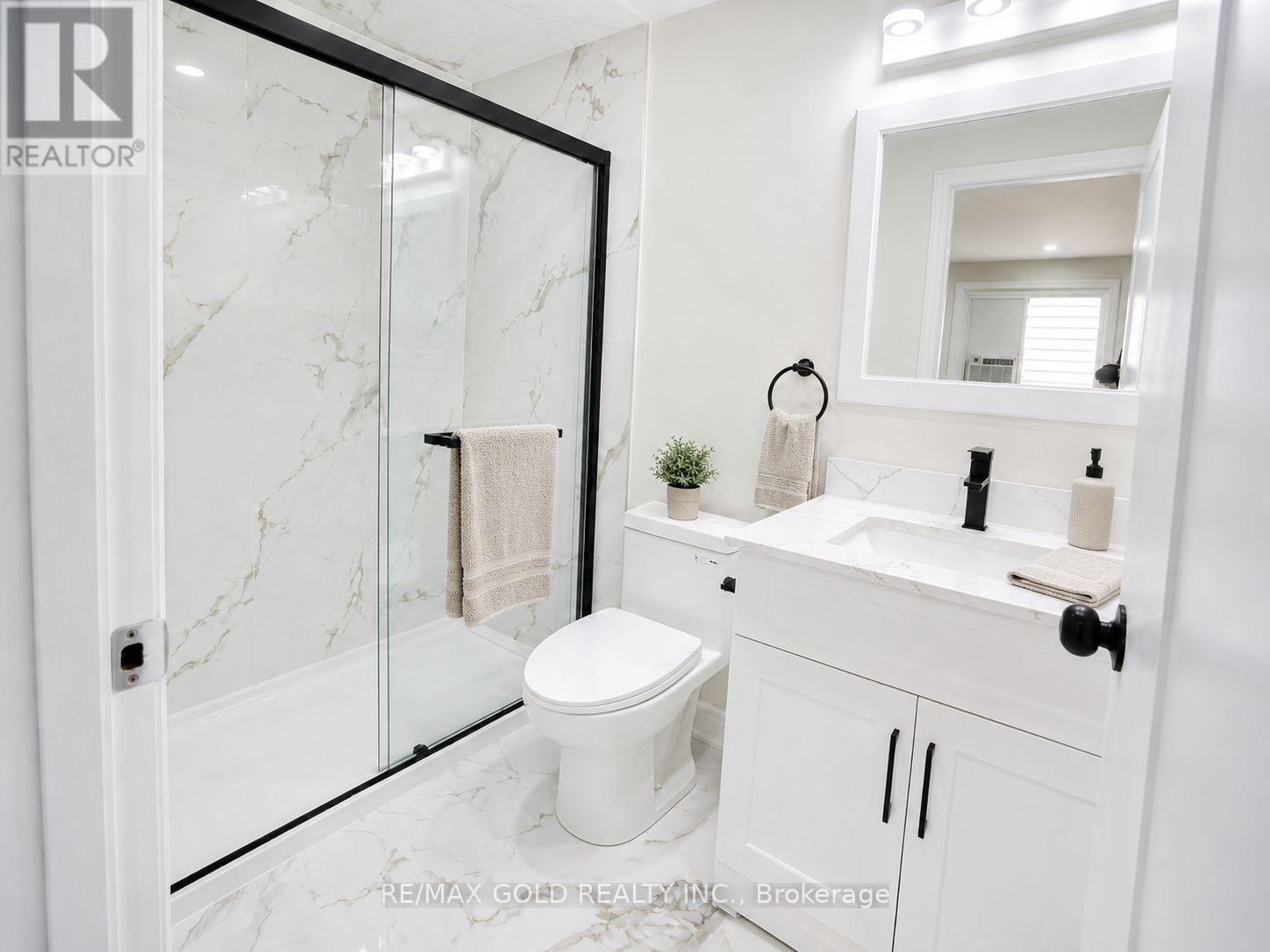 3 Hemlark Court, Brampton, Ontario L6S 2B7 - Photo 9 - W13148924