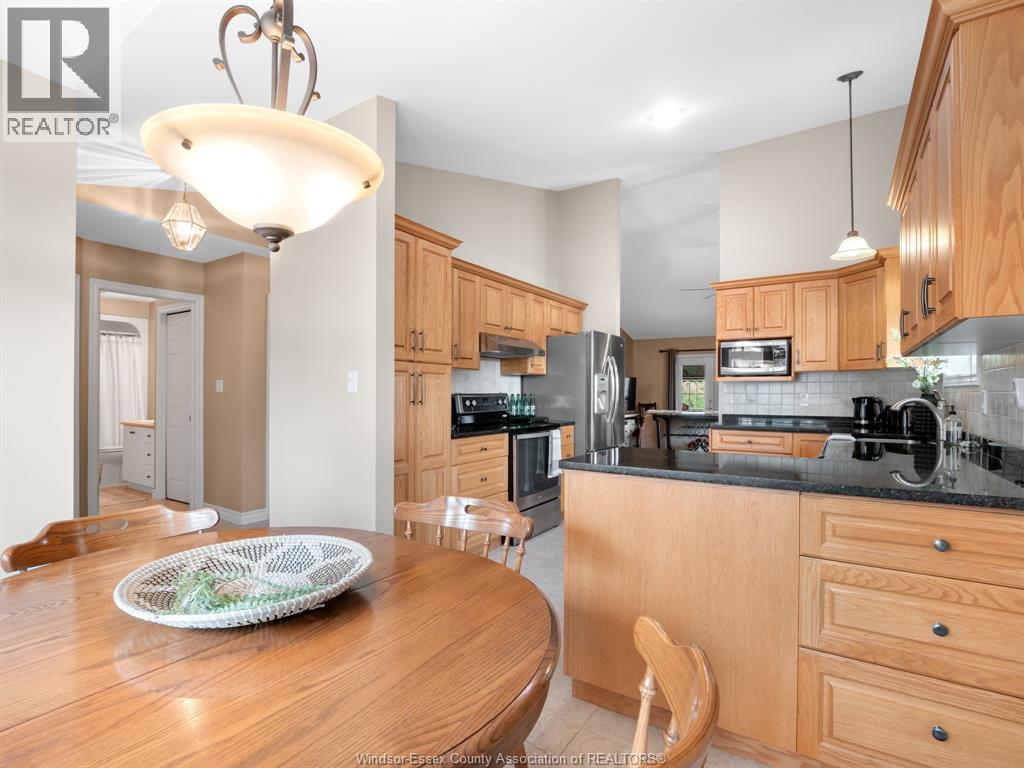1592 Blue Heron Drive, Windsor, Ontario N8P 1L6 - Photo 6 - 26011687