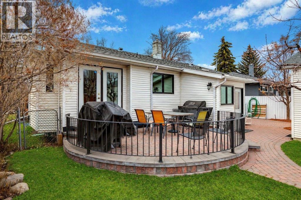 26 Galway Crescent SW, Calgary, Alberta  T3E 4Y3 - Photo 19 - A2312735