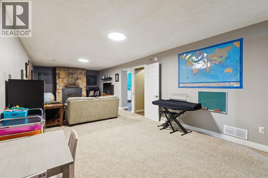 26 Galway Crescent SW, Calgary, Alberta  T3E 4Y3 - Photo 33 - A2312735