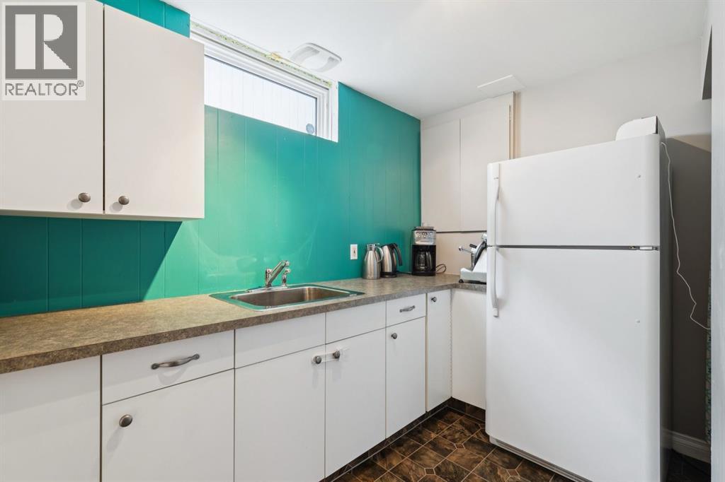 26 Galway Crescent SW, Calgary, Alberta  T3E 4Y3 - Photo 41 - A2312735