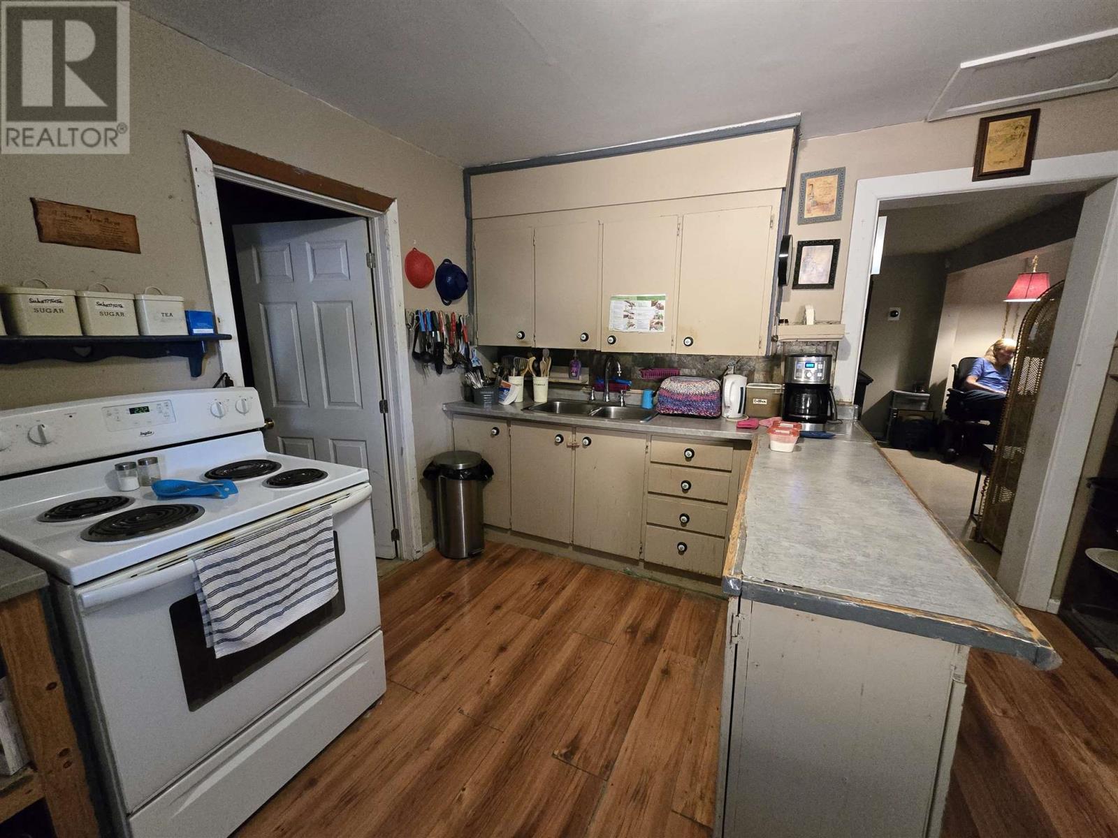 183 Tancred St, Sault Ste. Marie, Ontario  P6A 2W3 - Photo 4 - SM260803