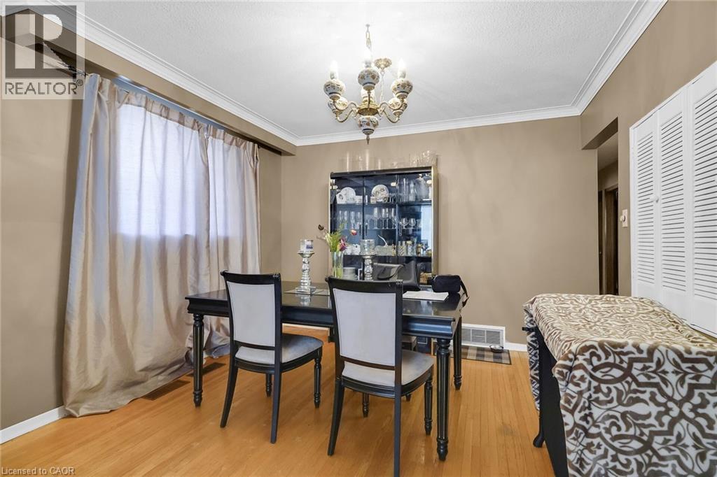 22 Hamptonbrook Drive, Toronto, Ontario  M9P 1A1 - Photo 10 - 40831844