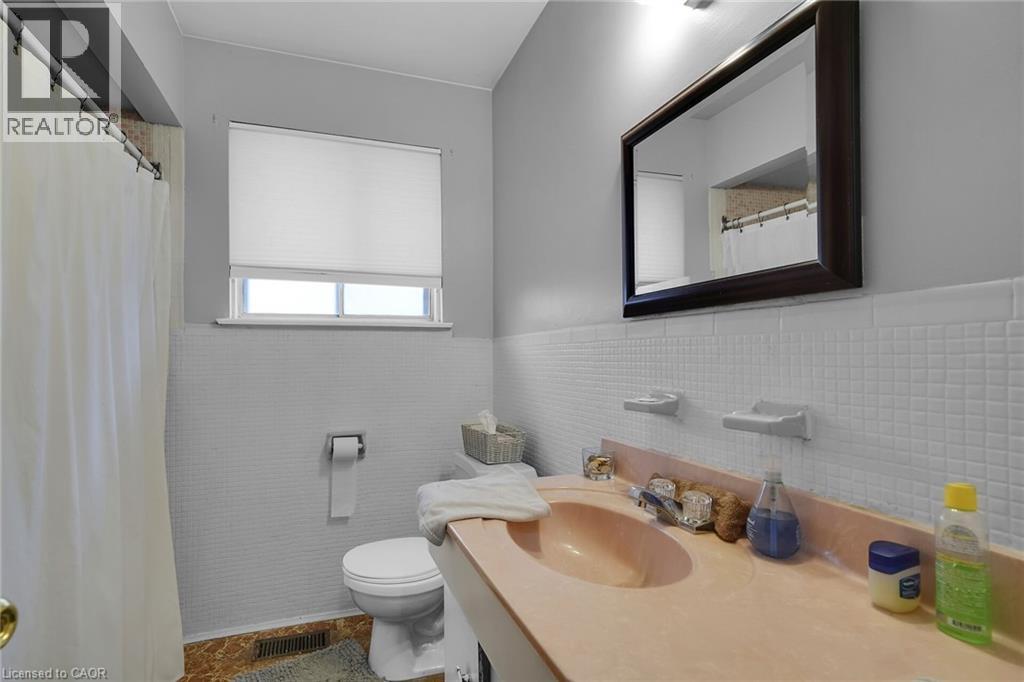 22 Hamptonbrook Drive, Toronto, Ontario  M9P 1A1 - Photo 17 - 40831844