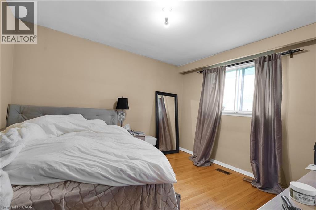 22 Hamptonbrook Drive, Toronto, Ontario  M9P 1A1 - Photo 18 - 40831844